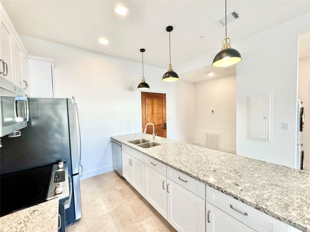 2102 Mechanic Street 203, Galveston, TX 77550