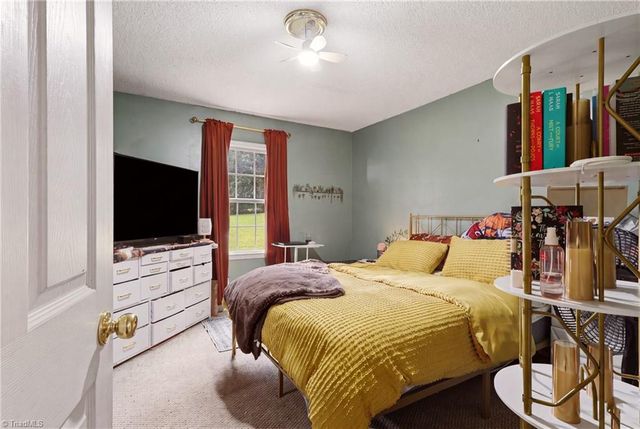 106 N Arlington Avenue, Jonesville, NC 28642