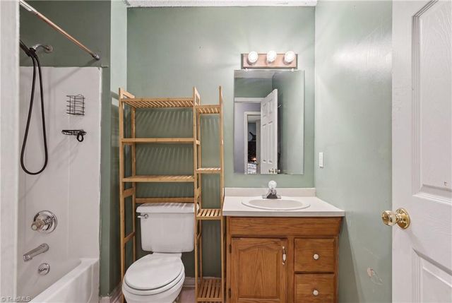 106 N Arlington Avenue, Jonesville, NC 28642