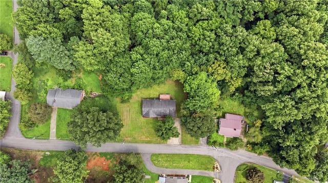 106 N Arlington Avenue, Jonesville, NC 28642