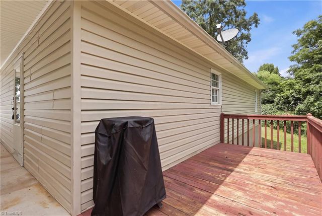 106 N Arlington Avenue, Jonesville, NC 28642