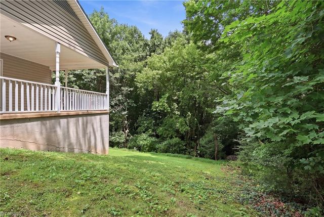 106 N Arlington Avenue, Jonesville, NC 28642