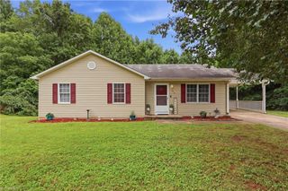 106 N Arlington Avenue, Jonesville, NC 28642