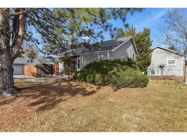 11991 E Cornell Cir, Aurora, CO 80014