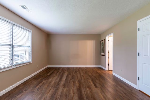 328 Elliot Wood Place, Fort Wayne, IN 46804
