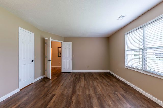 328 Elliot Wood Place, Fort Wayne, IN 46804
