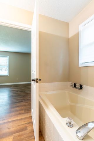 328 Elliot Wood Place, Fort Wayne, IN 46804