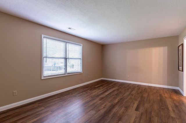 328 Elliot Wood Place, Fort Wayne, IN 46804