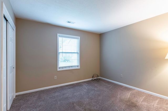 328 Elliot Wood Place, Fort Wayne, IN 46804