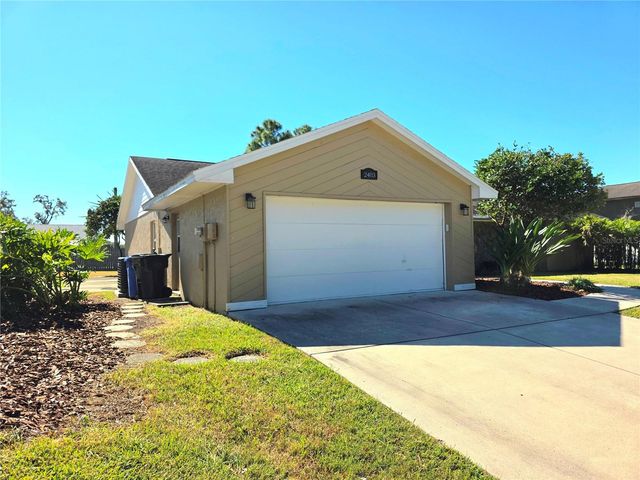 2403 STONEHILL AVENUE, Valrico, FL 33594