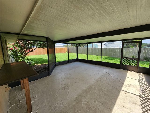 2403 STONEHILL AVENUE, Valrico, FL 33594