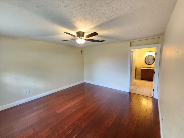 2403 STONEHILL AVENUE, Valrico, FL 33594