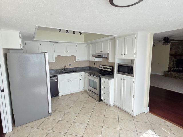 2403 STONEHILL AVENUE, Valrico, FL 33594