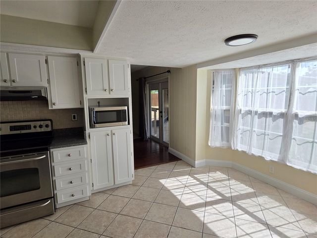 2403 STONEHILL AVENUE, Valrico, FL 33594