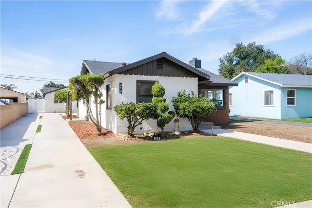 915 N Pasadena Avenue, Azusa, CA 91702