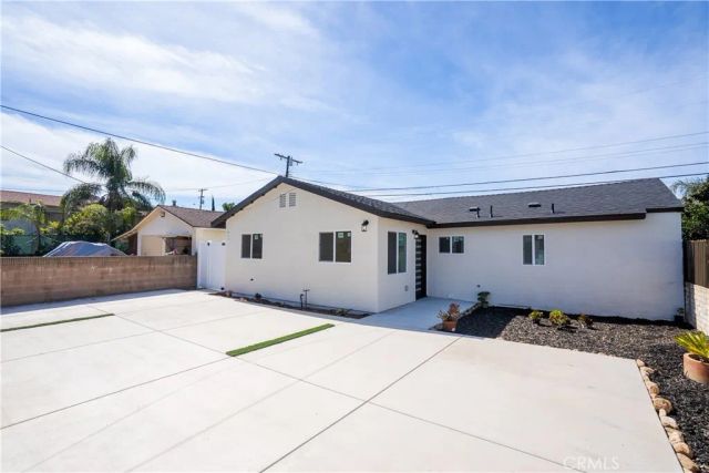 915 N Pasadena Avenue, Azusa, CA 91702