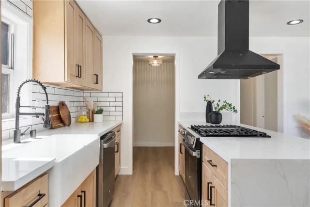 915 N Pasadena Avenue, Azusa, CA 91702