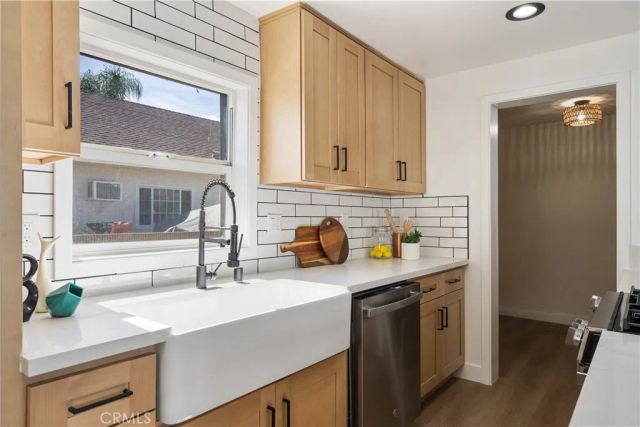 915 N Pasadena Avenue, Azusa, CA 91702