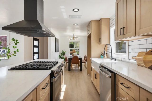 915 N Pasadena Avenue, Azusa, CA 91702