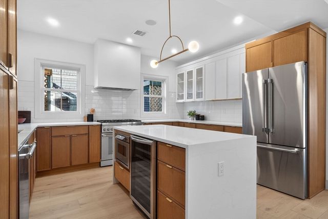 202 Powder House Blvd 1, Somerville, MA 02144