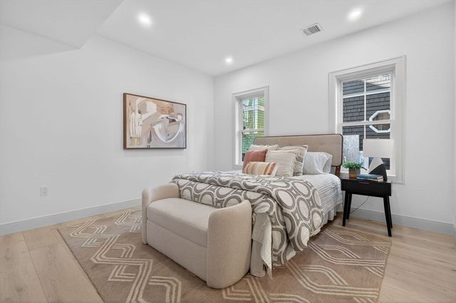 202 Powder House Blvd 1, Somerville, MA 02144