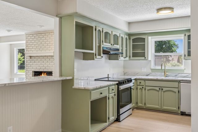 1158 Woodvale Dr, Gallatin, TN 37066
