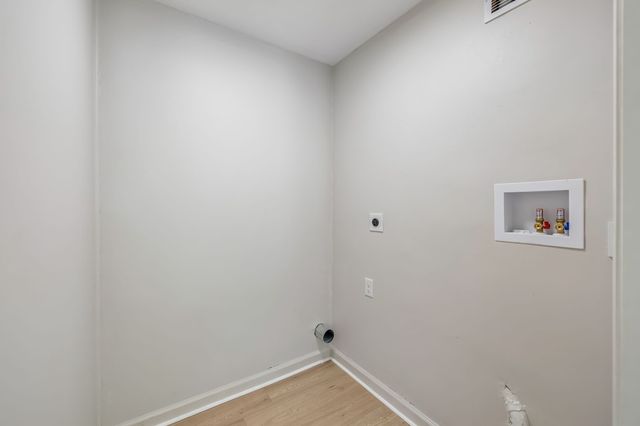 1158 Woodvale Dr, Gallatin, TN 37066