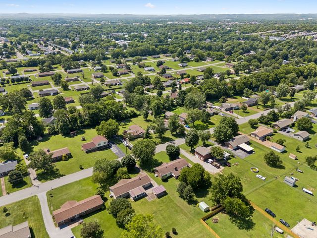 1158 Woodvale Dr, Gallatin, TN 37066