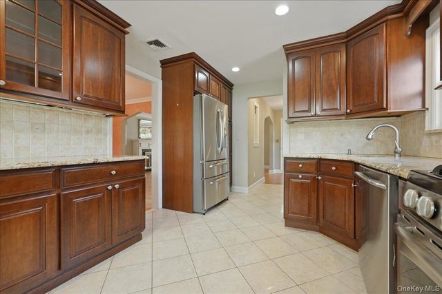 225 Crocus Avenue, Floral Park, NY 11001