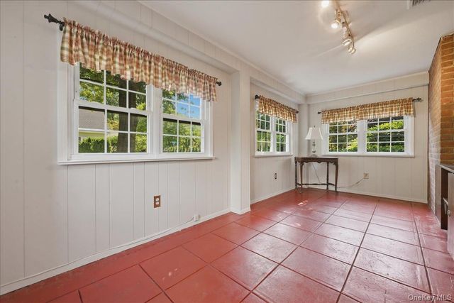 225 Crocus Avenue, Floral Park, NY 11001