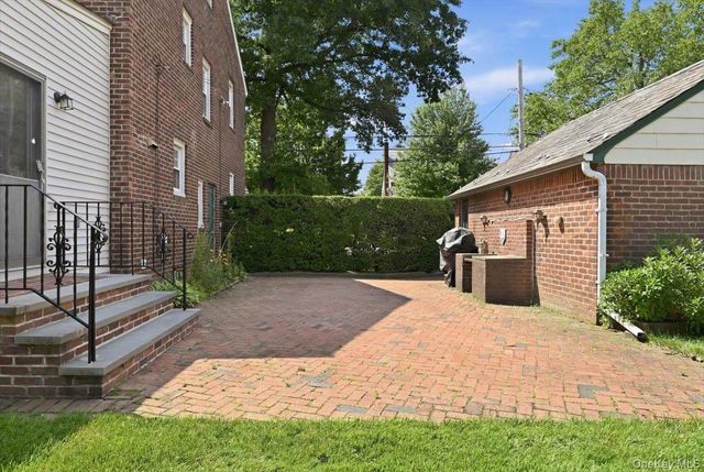 225 Crocus Avenue, Floral Park, NY 11001