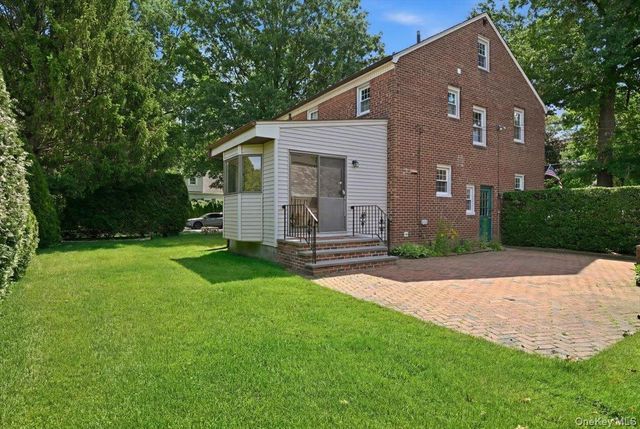 225 Crocus Avenue, Floral Park, NY 11001