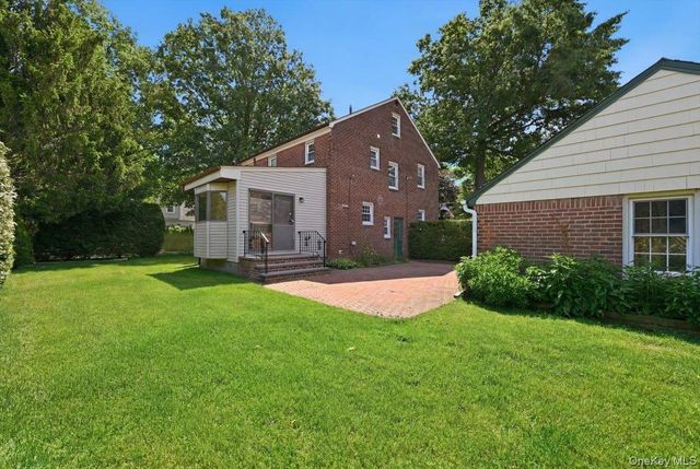 225 Crocus Avenue, Floral Park, NY 11001