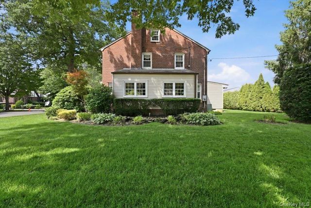 225 Crocus Avenue, Floral Park, NY 11001