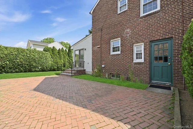 225 Crocus Avenue, Floral Park, NY 11001