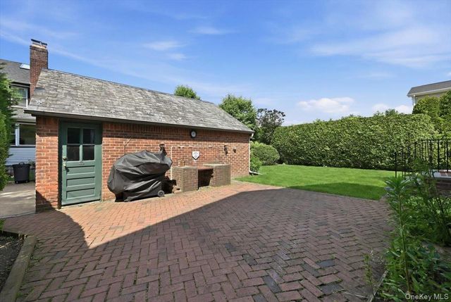 225 Crocus Avenue, Floral Park, NY 11001
