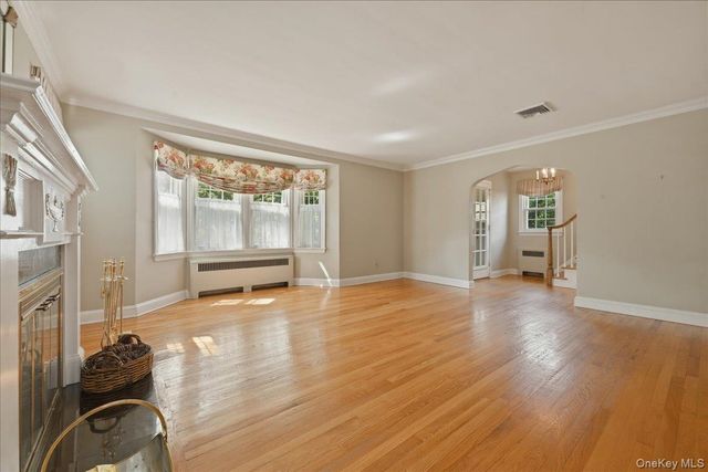225 Crocus Avenue, Floral Park, NY 11001
