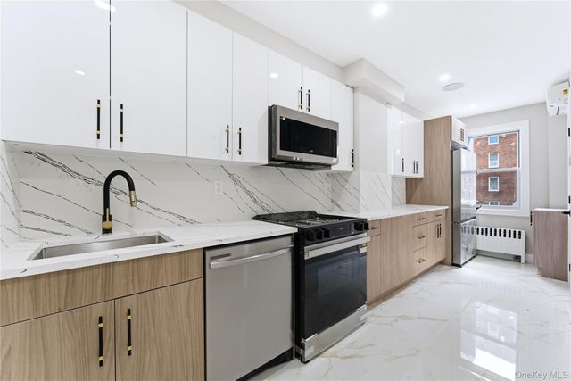 10525 63rd Drive, Forest Hills, NY 11375