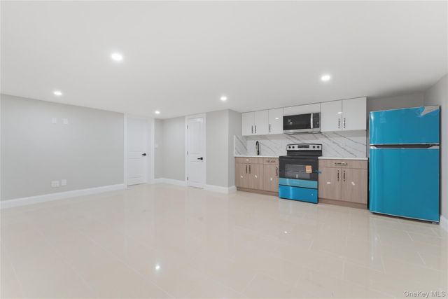 10525 63rd Drive, Forest Hills, NY 11375