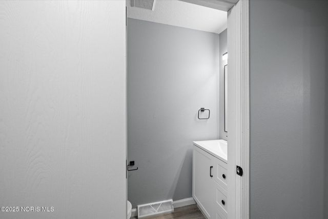 2537 Vaness Drive, Toledo, OH 43615