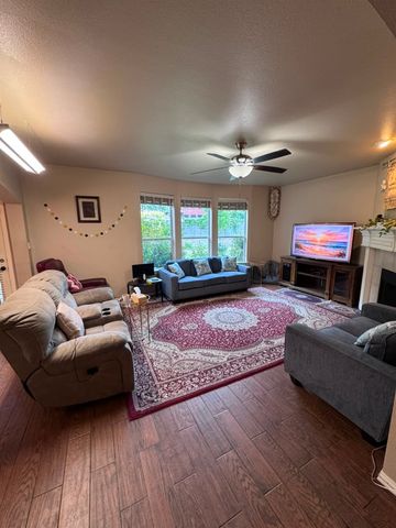 814 Honey Hill Drive, Garland, TX 75040
