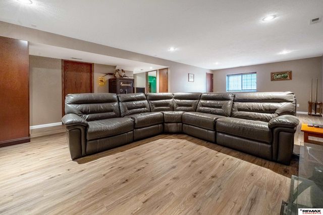 8931 Berg Drive, Lincoln, NE 68505