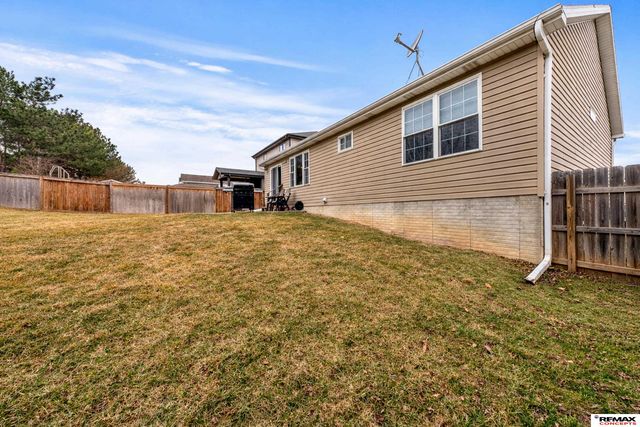 8931 Berg Drive, Lincoln, NE 68505