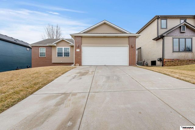 8931 Berg Drive, Lincoln, NE 68505