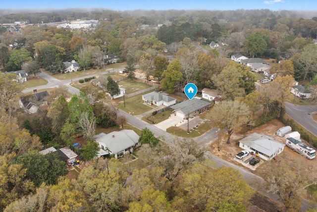 276 E Elm Avenue, Crestview, FL 32536