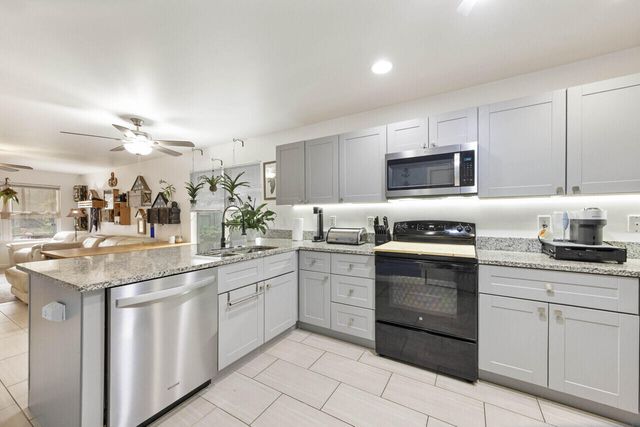 276 E Elm Avenue, Crestview, FL 32536