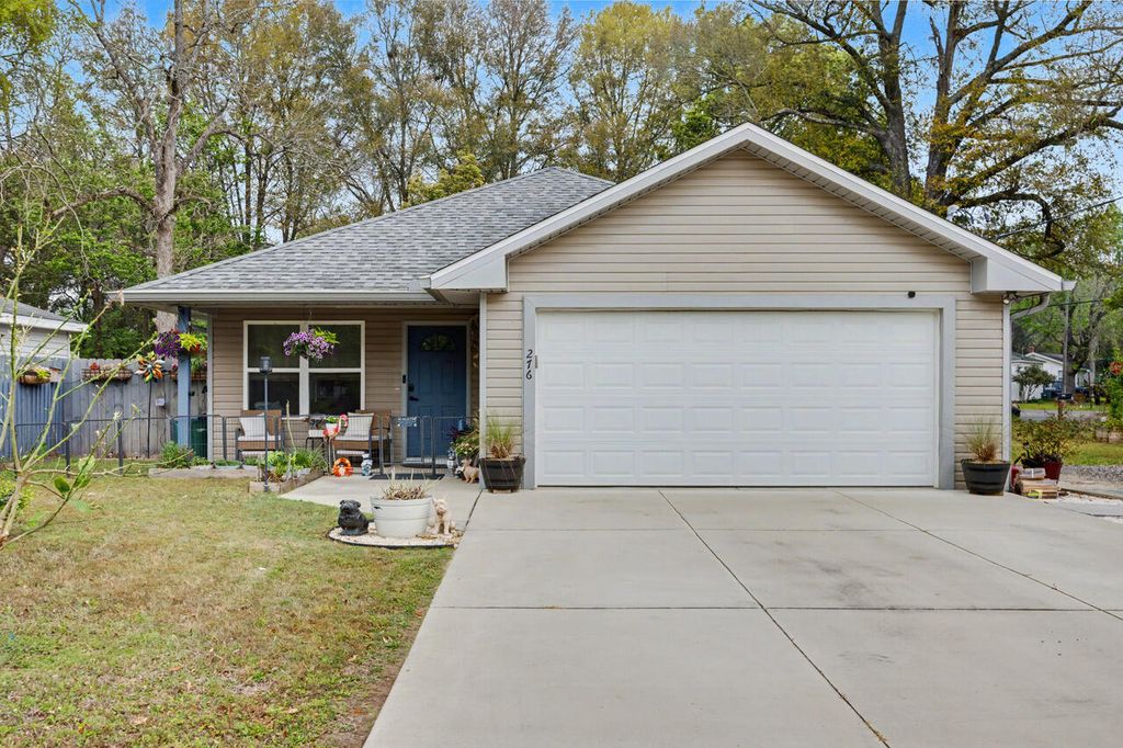 276 E Elm Avenue, Crestview, FL 32536