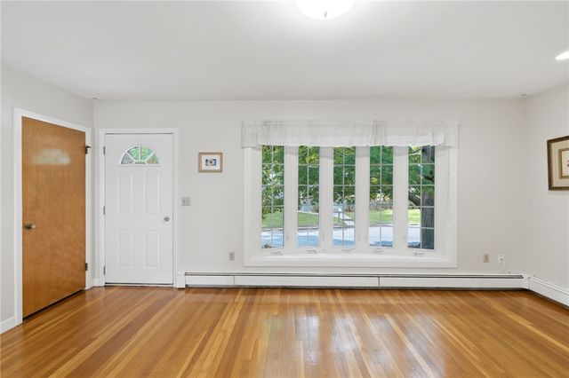 29 Parker St Street, Lincoln, RI 02865
