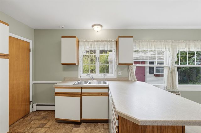 29 Parker St Street, Lincoln, RI 02865