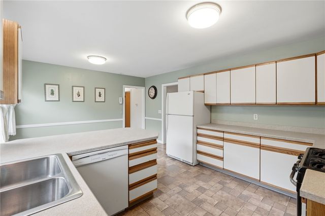29 Parker St Street, Lincoln, RI 02865